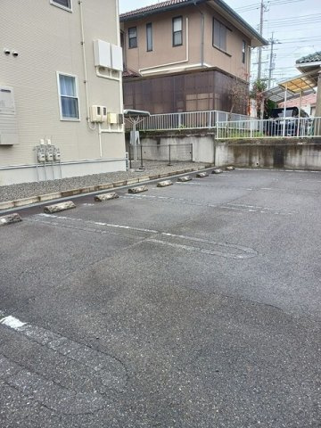 メロ－ライフＢの駐車場|駐車場完備です