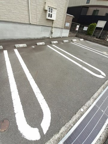 メゾン・ブリリアの駐車場|駐車場完備です