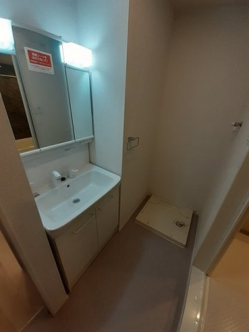 リップルガーデンＦの洗面所|コンパクトで使いやすい洗面所