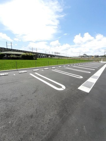 ラ・メゾン・フェリーチェＡ棟の駐車場|カースペースがあります