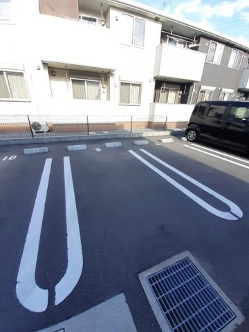 ル・ベリエ　Ｂの駐車場|駐車スペースもあります
