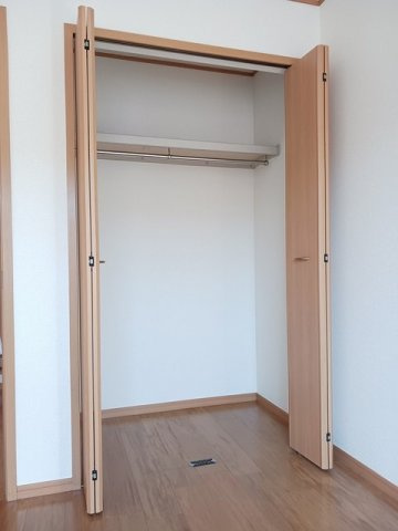 メゾンフォレスタＡ棟の収納|ちょっとした収納スペースも充実しています