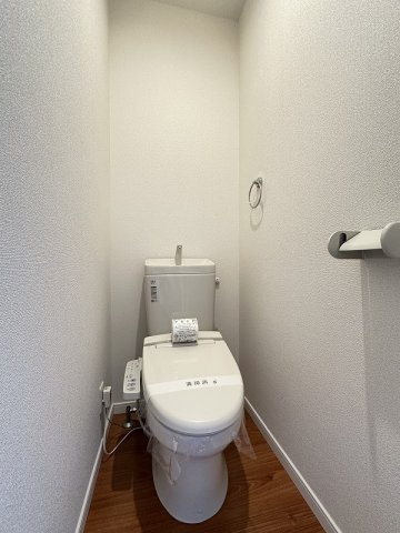 ラ・イース松新町のトイレ|ゆったりとした空間のトイレです
