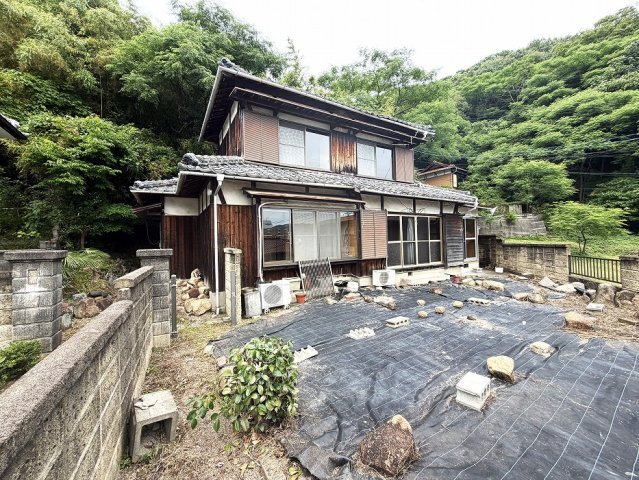 日生貸家2の外観|庭付きの戸建となります！