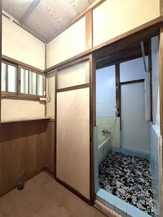 日生貸家2の浴室|脱衣所・洗濯機置き場です！ 