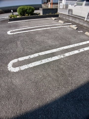 【駐車場】