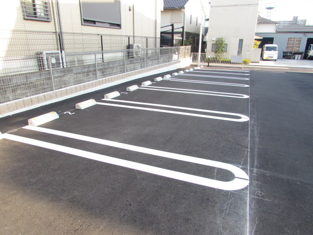 アンジュ宝塚の駐車場|駐車場完備です