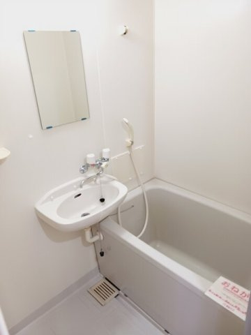 日々の疲れを癒すお風呂付です