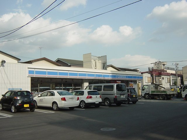 ローソン川口伊刈店まで385ｍ