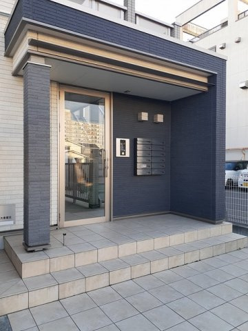 毎日通るエントランスはこのようになっています