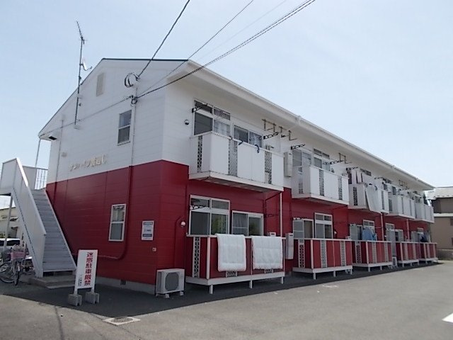 落ち着いた雰囲気の外観です