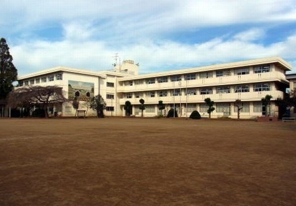 朝陽小学校まで2200m