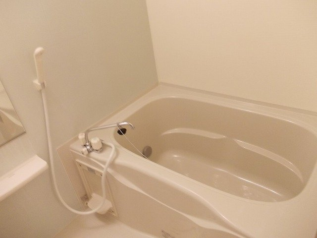 日々の疲れを癒すお風呂付です