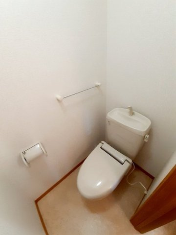 ゆったりとした空間のトイレです