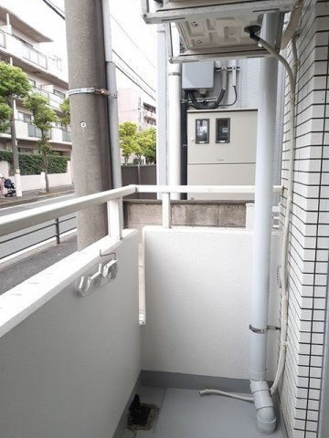 外からの目が気にならないバルコニーで洗濯物が干せます