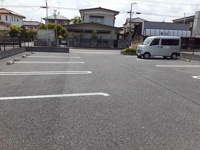 車をお持ちの方に嬉しい駐車場付きの物件です