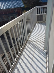 バルコニーからの眺めを楽しみながら食事をしませんか