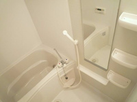 コンパクトで使いやすいお風呂です