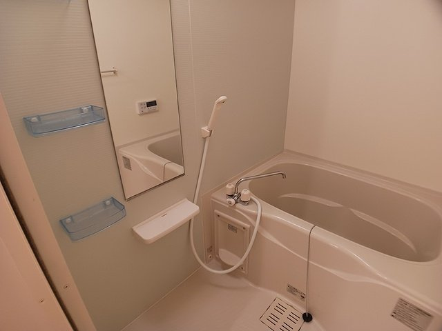 日々の疲れを癒すお風呂付です