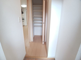 明るい玄関です