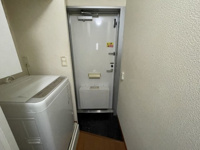 収納もある玄関です