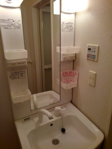 忙しい朝には欠かせない洗面所です