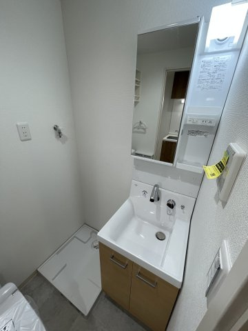 朝の身支度には欠かせない独立洗面化粧台
