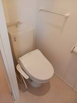 ゆったりとした空間のトイレです
