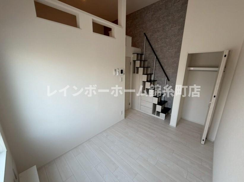 LOFT AOIの居間・リビング