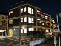 外観写真（夜）