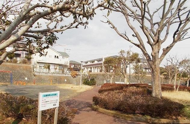長坂第二公園まで50m