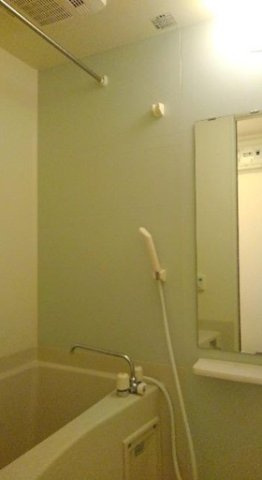 落ち着いた空間のお風呂です