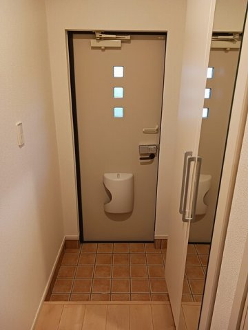 落ち着いた玄関です