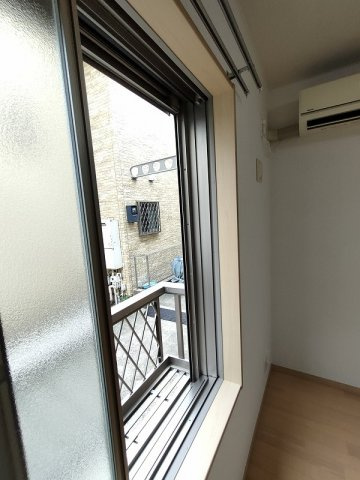 明るい色調の室内です