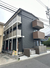 落ち着いた雰囲気の外観です