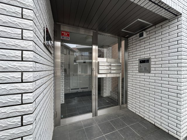 川崎市麻生区栗木台５丁目の賃貸マンションのエントランス