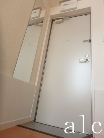 中野区鷺宮４丁目のアパートの玄関|シンプルで使いやすい玄関です　※同シリーズ写真