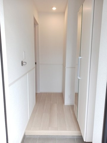 明るい玄関です