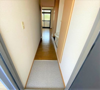 落ち着いた玄関です