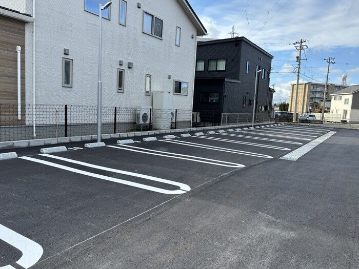 D-Regalo河合寄安の駐車場