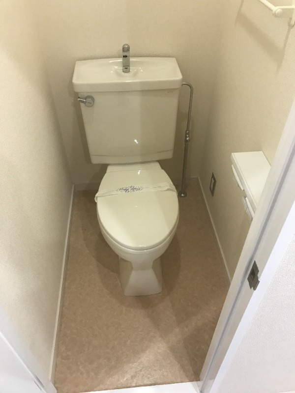 シンプルで使いやすいトイレです