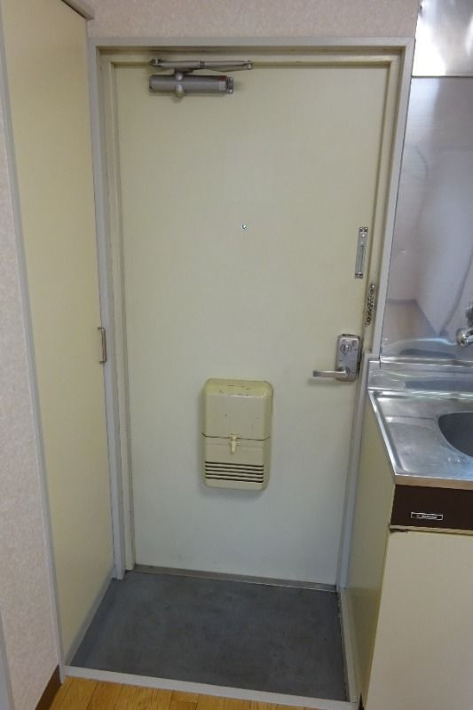 シティ大和田の玄関