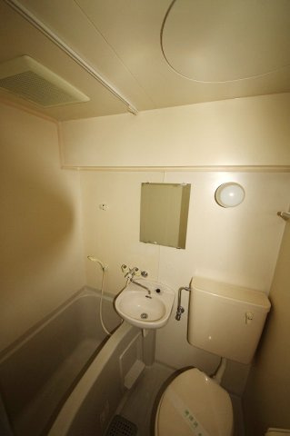 【洗面所】 | セジュール・ド・ミワ参番館 | 忙しい朝には欠かせない洗面所です