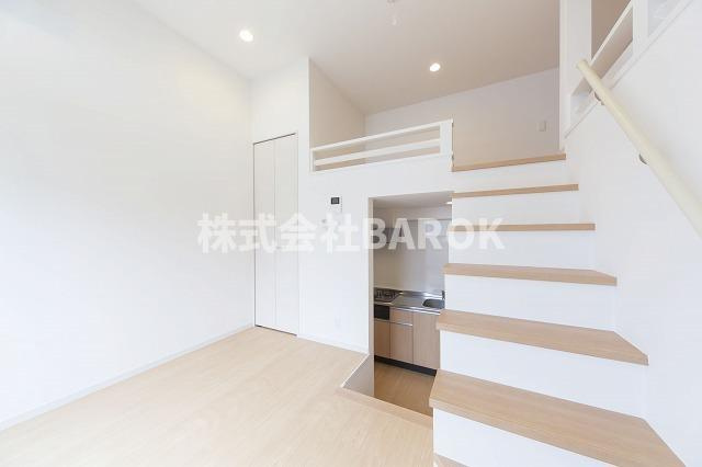 福岡市東区原田１丁目のアパートの居間・リビング