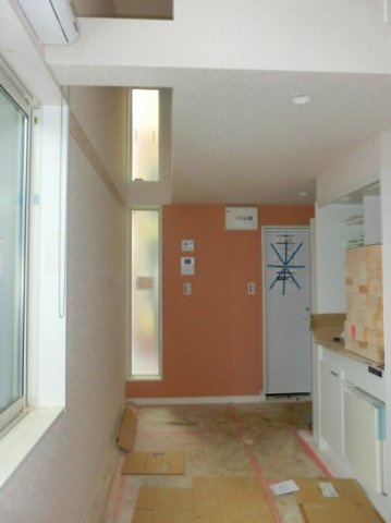川崎市多摩区中野島６丁目のアパートの居間・リビング|※他部屋反転写真