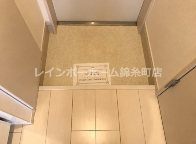 リブリ・ＴＫグレイスビルⅢの玄関