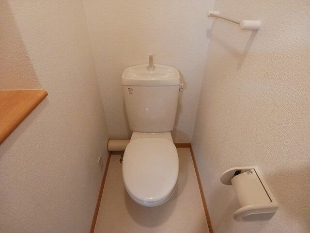 エスポワール西川のトイレ|シンプルで使いやすいトイレです
