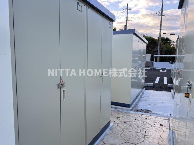 福知山市字長田のアパートのエントランス|嬉しい外部トランクもあります＊