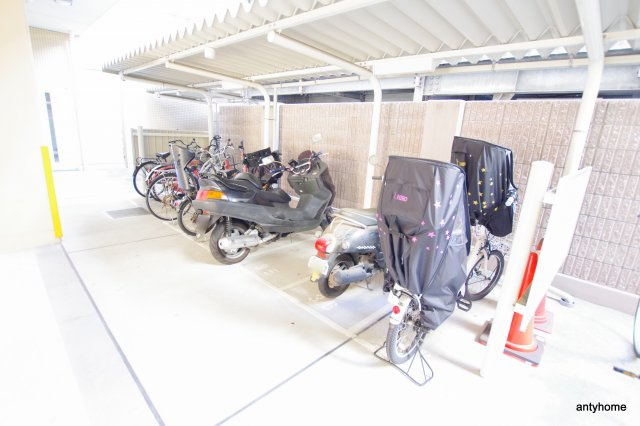villa淀川　仲介手数料無料の駐車場