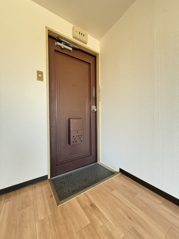 マンションコスモⅢの玄関